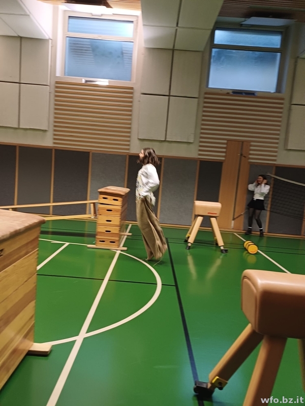 motion_photo_5553424016367585010