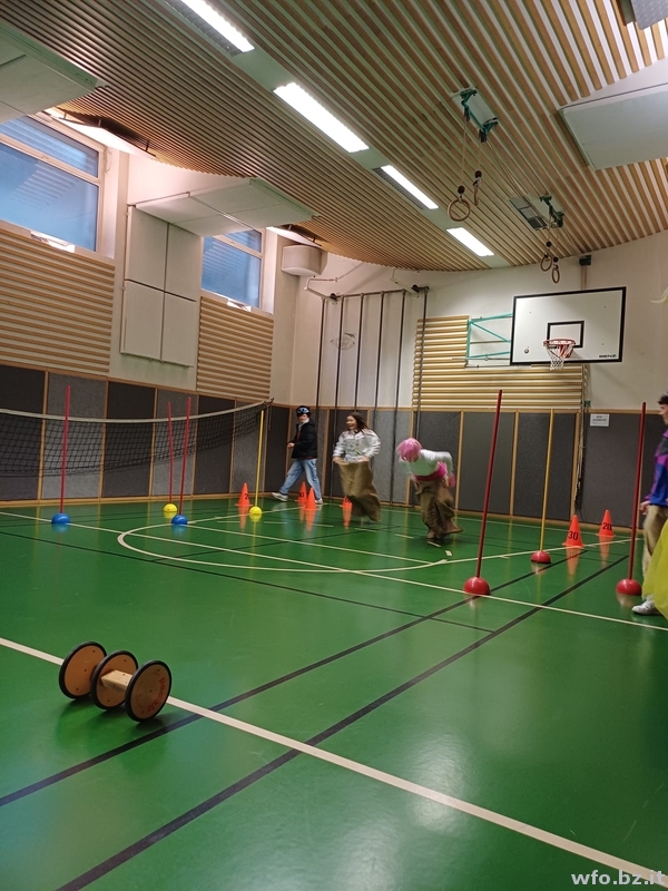 motion_photo_9128193177679219234