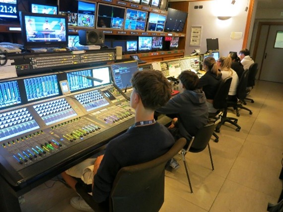 Rai 2bwm 25 (2).jpg