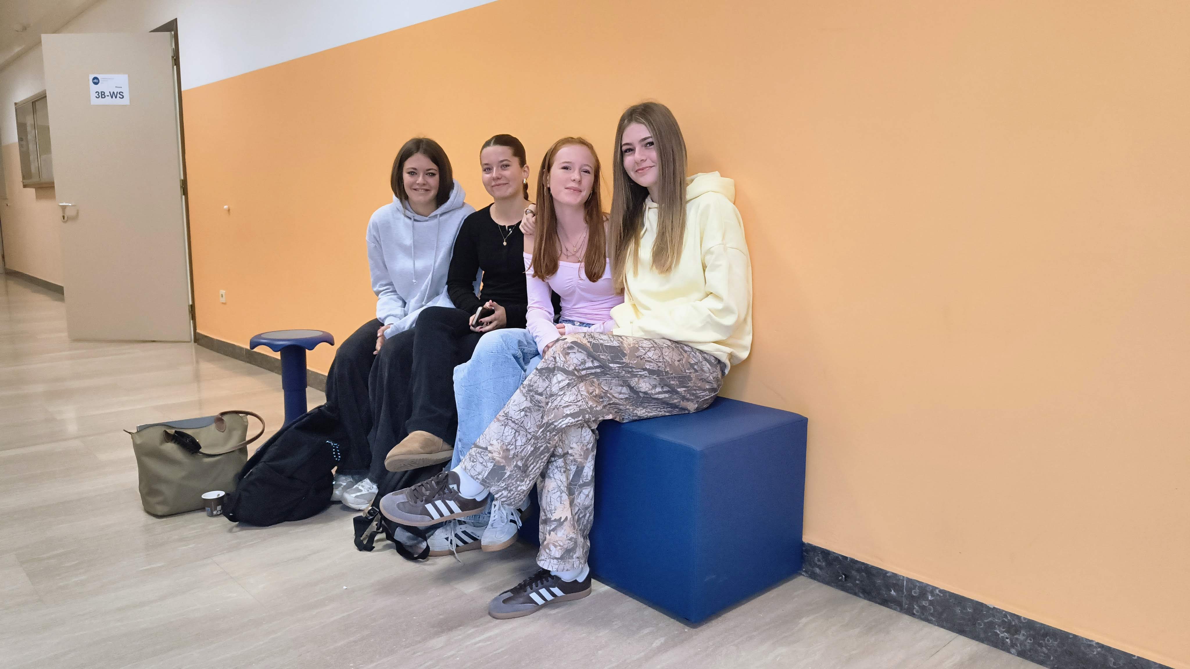 Sitzmöbel_wfo_25 (1).jpg