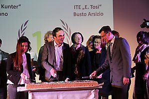 busto-bz_240